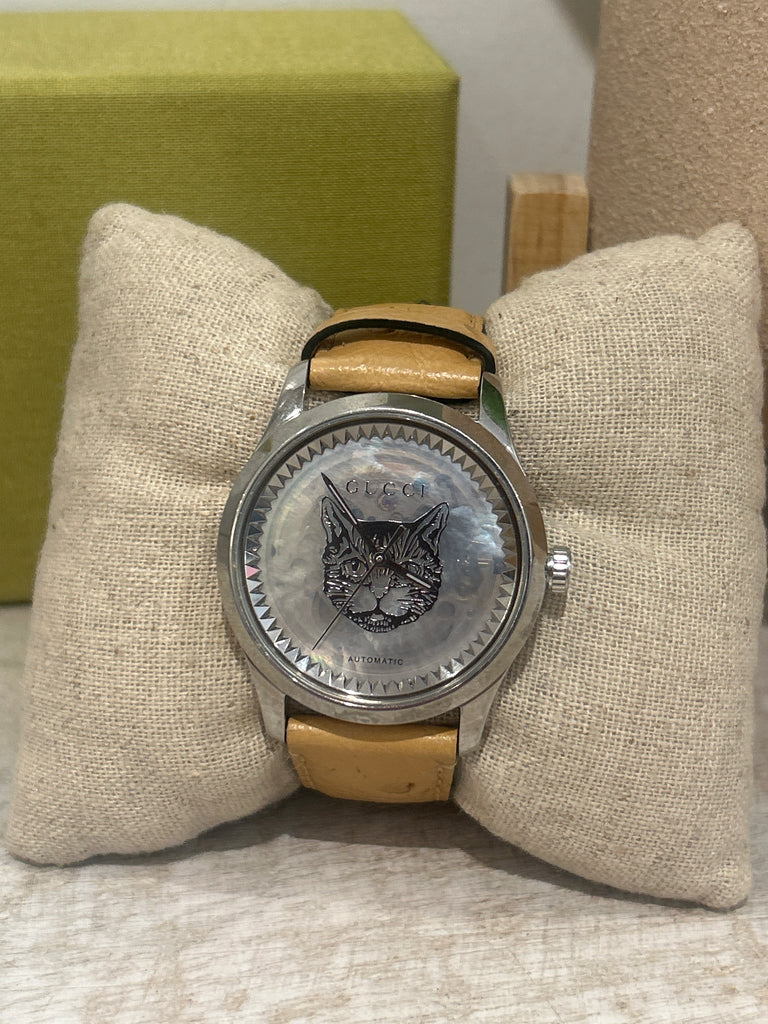 5B363196-7228-454D-8B5B-