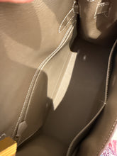 Hermès Bag, Kelly Sellier 32 Etoupe Epsom with Gold Hardware