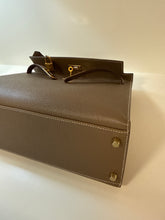 Hermès Bag, Kelly Sellier 32 Etoupe Epsom with Gold Hardware