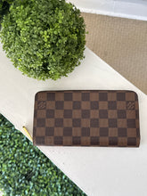 Louis Vuitton Damier Ebene Canvas Zippy Wallet