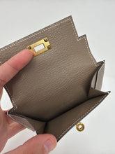 Hermès 2021 Etoupe Epsom Leather Kelly Pocket Compact Wallet