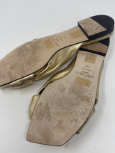 Jimmy Choo Shoes, Gold Leather Knotted Sandals (size 39)