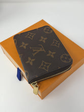 Louis Vuitton Monogram Canvas Zippy Coin Purse