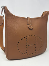 Hermès 2022 Evelyne III PM 29 in Gold Taurillon Clémence Leather