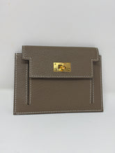 Hermès 2021 Etoupe Epsom Leather Kelly Pocket Compact Wallet