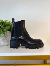 Gucci Shoes, Black Leather Ankle Chelsea Boots (size 37)