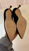 Manolo Blahnik Shoes, Black Suede Point Toe 70 Pumps (size 35)
