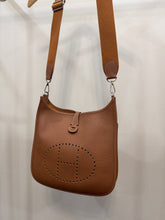 Hermès 2022 Evelyne III PM 29 in Gold Taurillon Clémence Leather