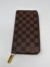 Louis Vuitton Damier Ebene Canvas Zippy Wallet
