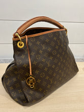Louis Vuitton Bag, Monogram Canvas Artsy MM