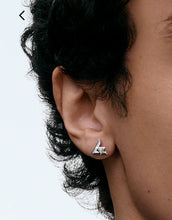 Louis Vuitton LV Volt Studs, 18k White Gold And Diamond