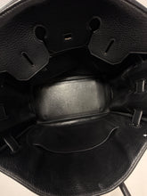 Hermès Birkin 35 – Noir Clemence Leather (2005)