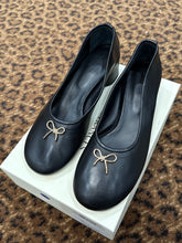 Dear Frances Shoes, Black Leather Balla Bow Pumps