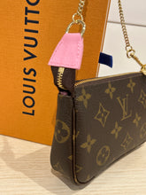 Louis Vuitton Monogram 2023 Christmas Animation Alpine Pochette Accessories