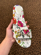Gucci Shoes, White Floral Slide Sandals with Horsebit (size 40.5)
