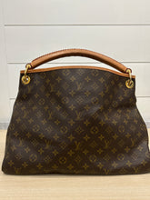 Louis Vuitton Bag, Monogram Canvas Artsy MM