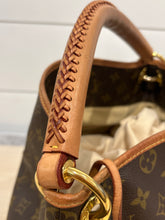 Louis Vuitton Bag, Monogram Canvas Artsy MM