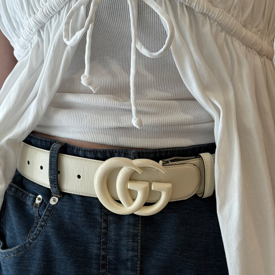 Gucci White Leather GG Belt (size 80)