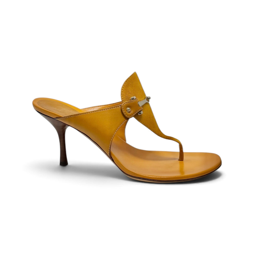 Gucci Shoes, Yellow Suede & Leather Vintage Heels (size 8.5)