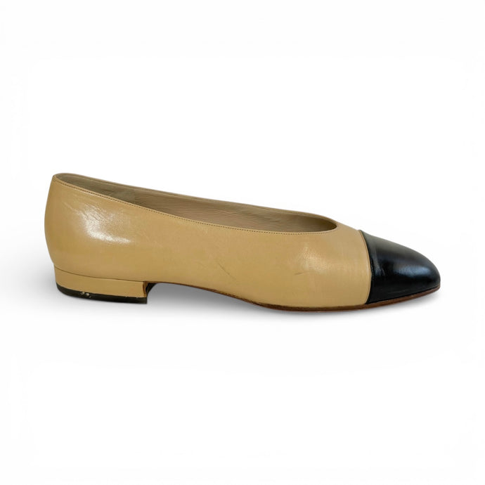 Chanel Shoes, Beige & Black Cap Toe Flats (size 39)
