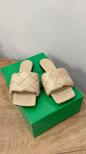 Bottega Veneta Shoes, Beige Intrecciato Lido Sandals (size 38)