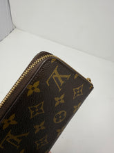 Louis Vuitton Monogram Canvas Zippy Wallet