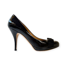 Ferragamo Shoes, Black Patent Leather Pumps (size 9.5)