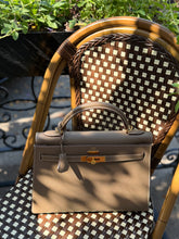 Hermès Bag, Kelly Sellier 32 Etoupe Epsom with Gold Hardware