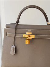 Hermès Bag, Kelly Sellier 32 Etoupe Epsom with Gold Hardware
