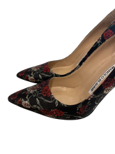 Manolo Blahnik Shoes, Floral Jacquard Silk Pumps (size 36)
